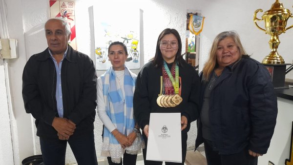 C&Aacute;MARA DE DIPUTADOS RECONOCI&Oacute; A LA DEPORTISTA ADRIANA DELGADO POR SU DESTACADA TRAYECTORIA INTERNACIONAL EN JUDO
